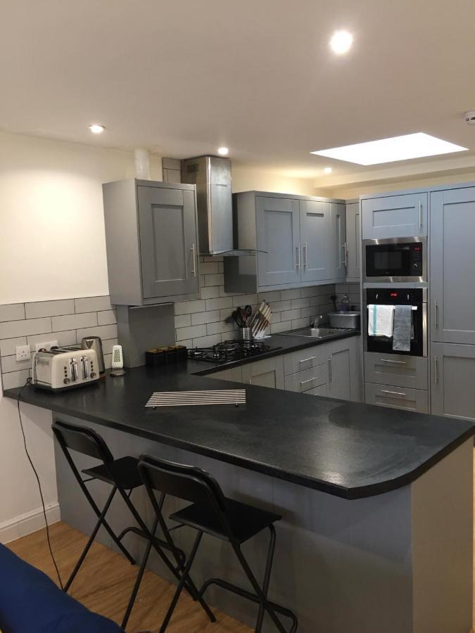 Short Term Lets From £15 Per Person Per Night Apartment Бристол Екстериор снимка