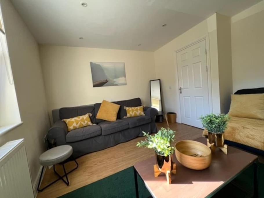 Short Term Lets From £15 Per Person Per Night Apartment Бристол Екстериор снимка