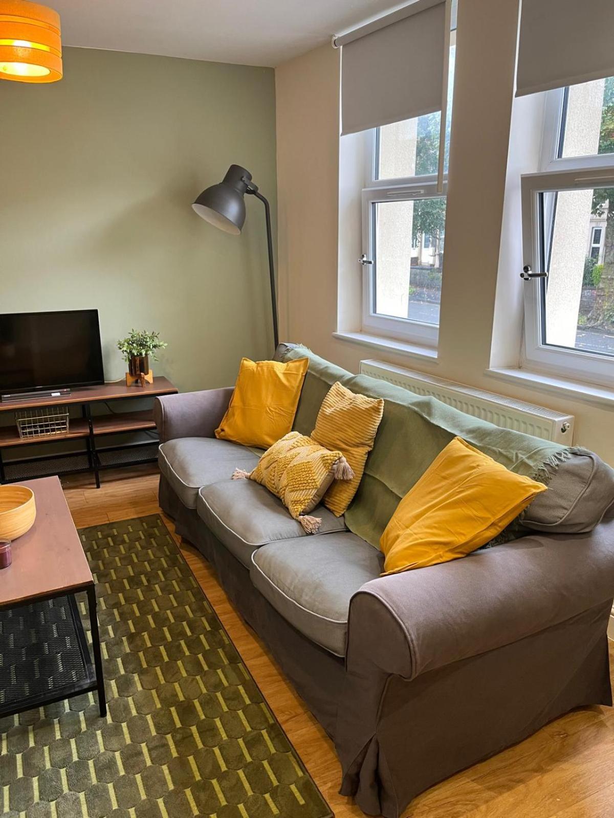 Short Term Lets From £15 Per Person Per Night Apartment Бристол Екстериор снимка