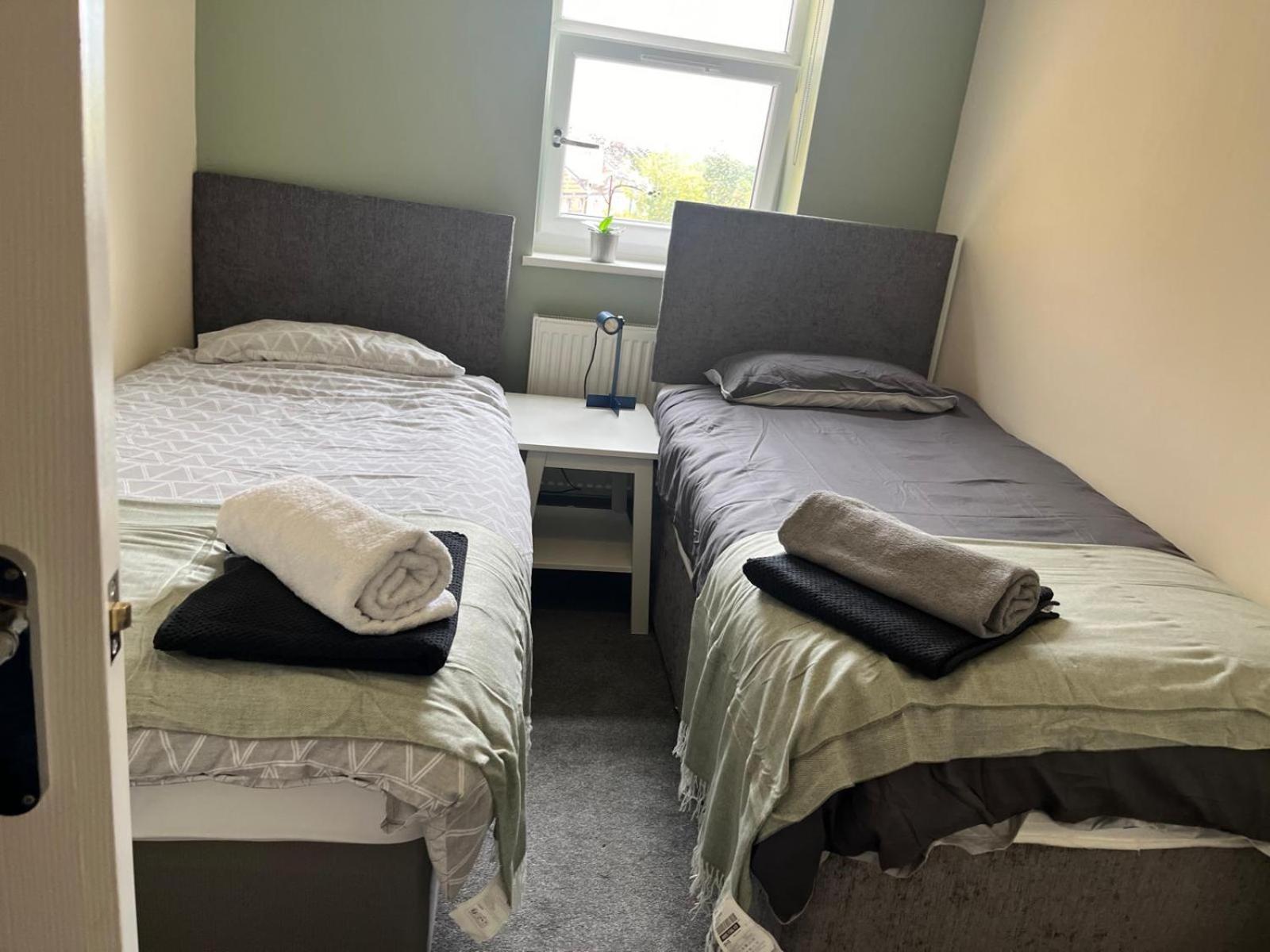 Short Term Lets From £15 Per Person Per Night Apartment Бристол Екстериор снимка