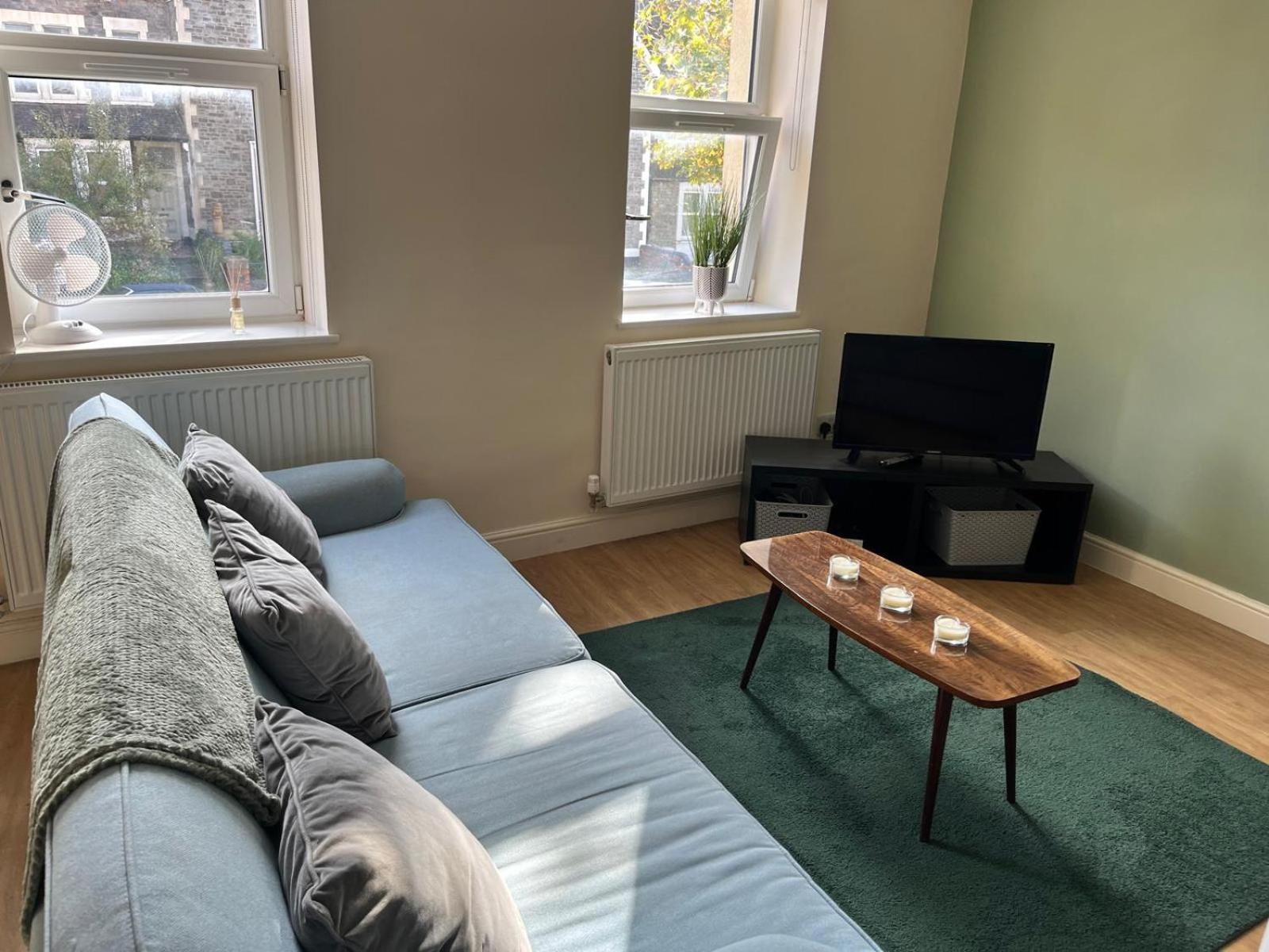 Short Term Lets From £15 Per Person Per Night Apartment Бристол Екстериор снимка