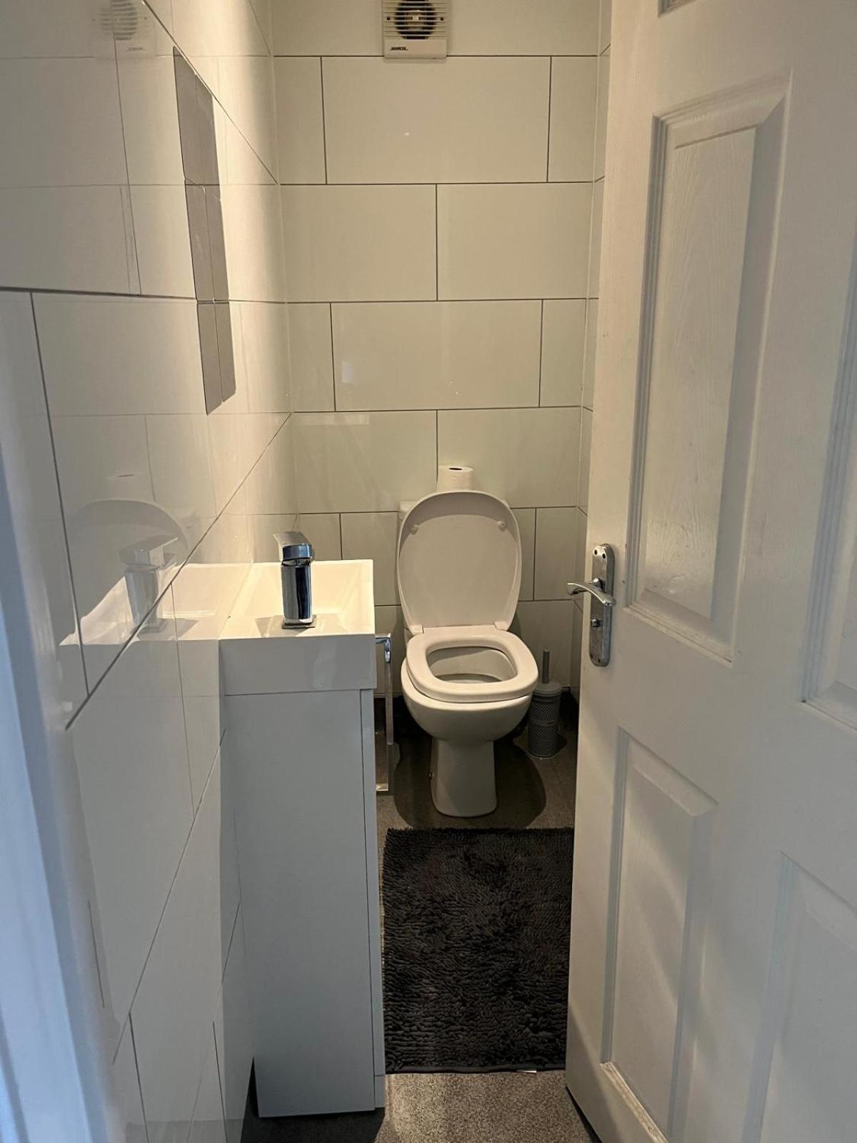 Short Term Lets From £15 Per Person Per Night Apartment Бристол Екстериор снимка