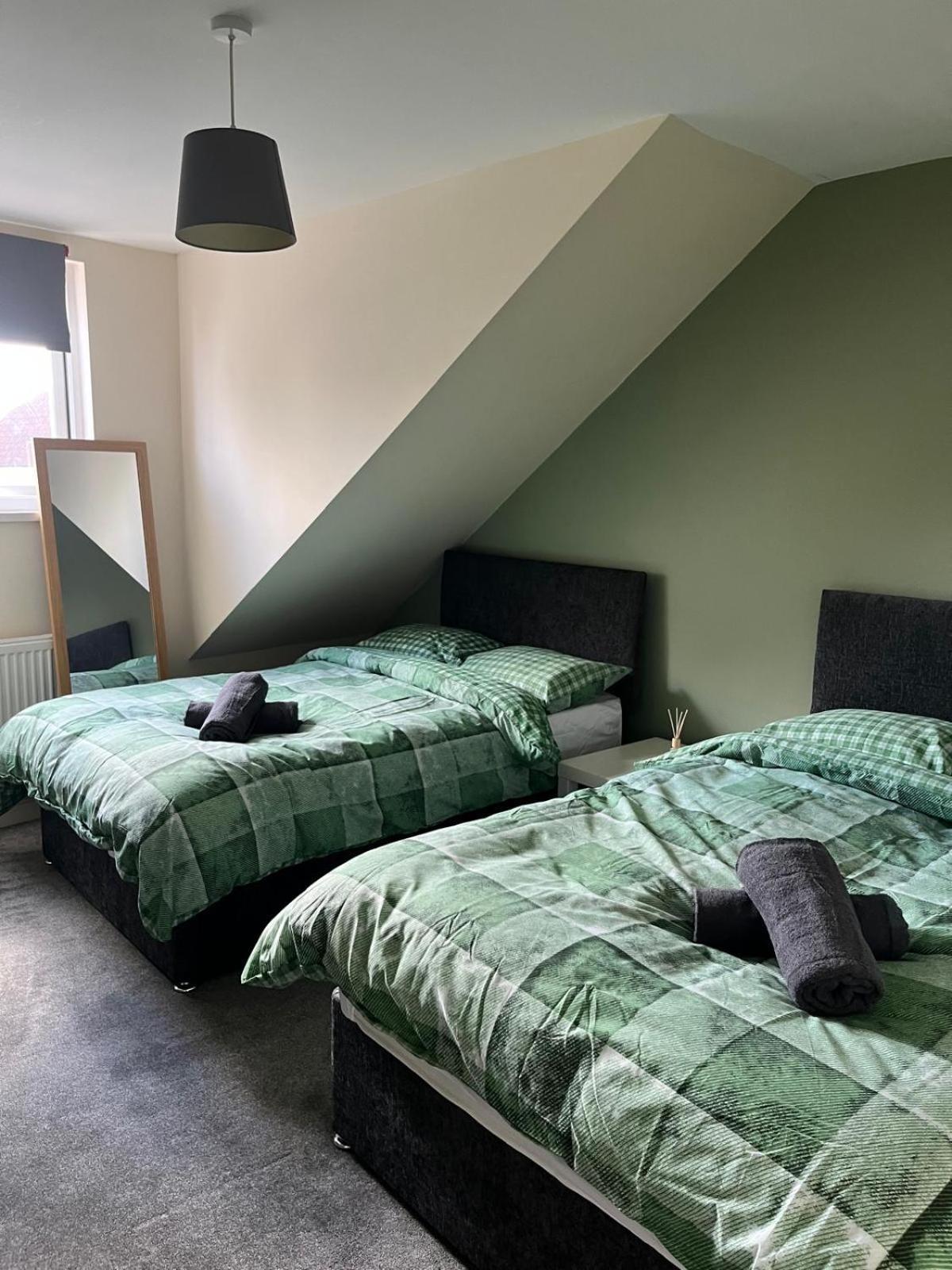 Short Term Lets From £15 Per Person Per Night Apartment Бристол Екстериор снимка